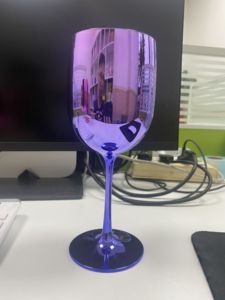 Galvanoplastia Chapado Brillante Venta al por mayor Popular Copa de vino de champán de plástico personalizado Copa de vino de plástico dorado - Product Image 3