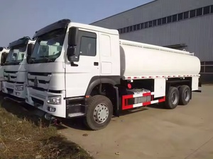 Camión Cisterna <span class=keywords><strong>de</strong></span> Combustible Portátil Pequeño <span class=keywords><strong>de</strong></span> Dos Ejes Sinotruk Shacman Dongfeng, Camión Cisterna <span class=keywords><strong>de</strong></span> Gasolina y Diésel Móvil en Venta - Product Image 3