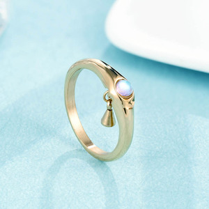 แหวนสแตนเลสสตีลชุบทอง 18K PVD ประดับโอปอลตรงกลางและจี้รูปกรวยห้อย |   กันน้ำ ป้องกันการแพ้ และป้องกันการเกิดคราบ - Product Image 3
