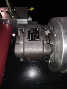 Mesin Tekuk Plat Hidrolik CNC Otomatis Penuh We67k 220T 3200 - Product Image 4