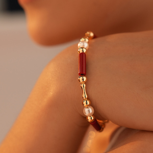 تصميم جديد لعام <span class=keywords><strong>2026</strong></span>: قلادة من الأحجار الطبيعية واللؤلؤ مع مجوهرات من اللؤلؤ الصناعي، طقم قلادة وسوار أنيق للنساء - Product Image 6