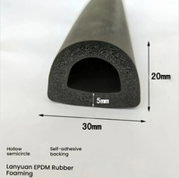 Joint en mousse de caoutchouc creux en forme de D avec adhésif simple face, bande EPDM imperméable et absorbant les chocs pour les boîtiers électriques