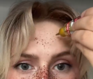 Custom Brown Maroon Henna Fake Freckle Stain Shades Paste Natural Dye in Cosmetic Aplicator Bottle with Logo Productos de maquillaje - Product Image 3