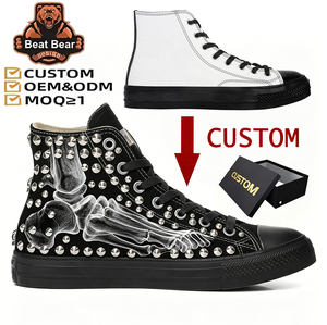 Chaussures en toile tendance personnalisées, style montantes pour la marche, vulcanisées avec clous <span class=keywords><strong>argent</strong></span>és, OEM ODM, chaussures décontractées de skate pour hommes - Product Image 1