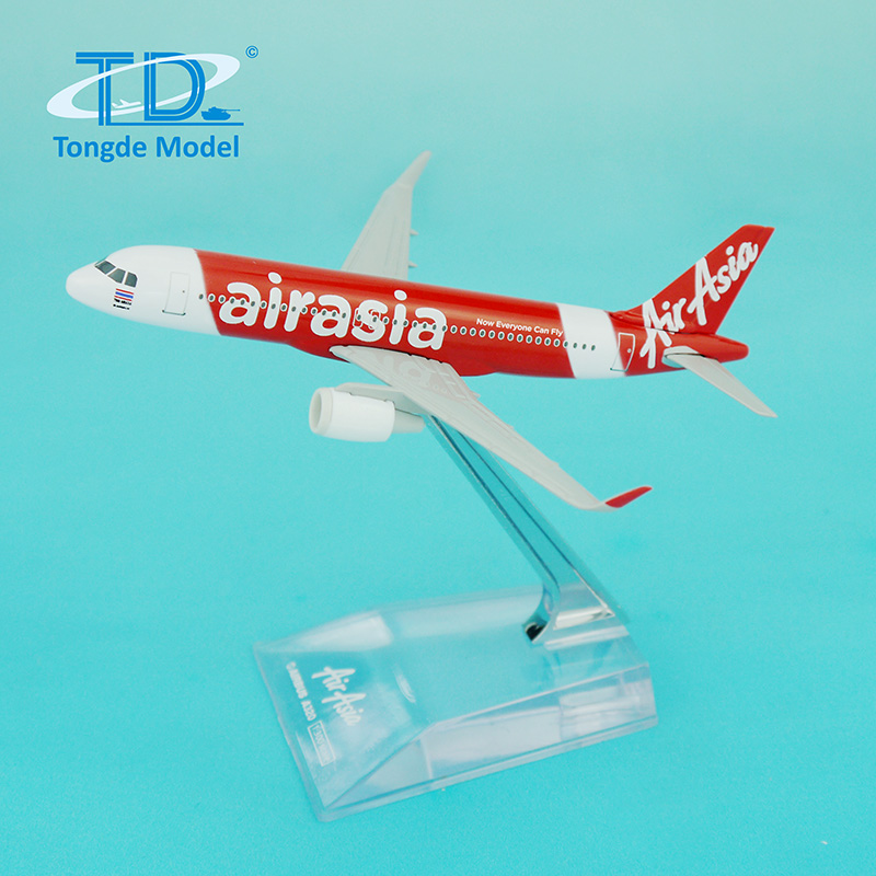 エアアジアA320ダイキャストモデル飛行機1/300スケール12cm長塗装金属