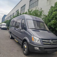 Disposition des portes à ouverture extérieure sur 20 places pour autobus urbains destinés aux opérateurs de transport en commun et aux administrations municipales.