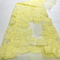 Tissu en dentelle française vintage et sexy de luxe avec des paillettes perlées, des fleurs 3D et des perles pour robes de mariée, nouveaux modèles