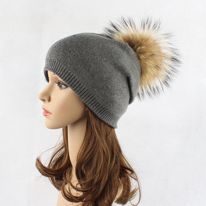 Nouveauté 2026 ZT – Bonnets et chaussons en <span class=keywords><strong>fourrure</strong></span> de raton laveur et renard, doux, moelleux et volumineux, pour enfants et adultes, avec pompon, idéal pour Noël - Product Image 3