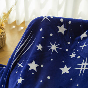 Couverture de lit en polaire tricotée à imprimé ciel étoilé 100% polyester de haute qualité, style uni, sublimation d'hiver pour un usage domestique - Product Image 5