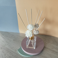 Diffuseur de parfum d'intérieur durable en fleurs de Sola naturelles faites à la main avec mèche en coton – Vente en gros