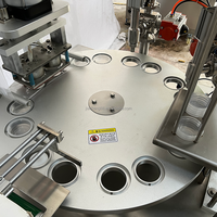 Machine de remplissage et de scellage automatique pour boissons, avec plateau tournant pour miel, pour miel, chewing-gum à la saveur de chewing-gum à la menthe, chocolat et porridge aux huit trésors