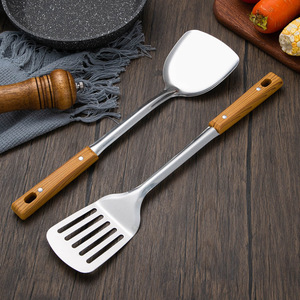 Espátula de acero inoxidable con <span class=keywords><strong>mango</strong></span> largo, <span class=keywords><strong>mango</strong></span> de plástico resistente al calor, anti-quemaduras, para uso doméstico, para freír, cuchara para sopa, colador - Product Image 4