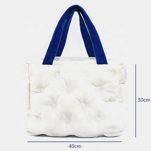 Bolsa de viaje de lujo para mascotas, cama de viaje portátil y lavable, certificado por la línea aérea - Product Image 3