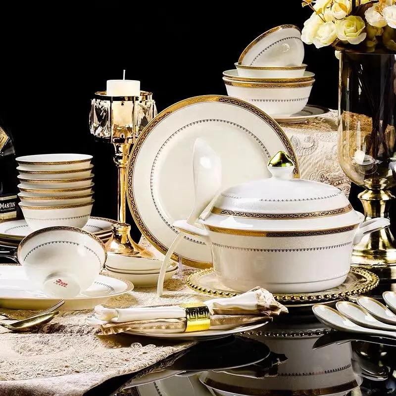 Alta Qualidade 88pcs Embossed Gold Rim Louça Bone China Louça De Luxo Porcelana Jantar Conjuntos