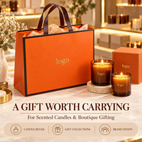 Transformez les achats de bougies en moments cadeaux haut de gamme avec des sacs en papier kraft orange et des logos estampés à chaud pour les chaînes de détaillants