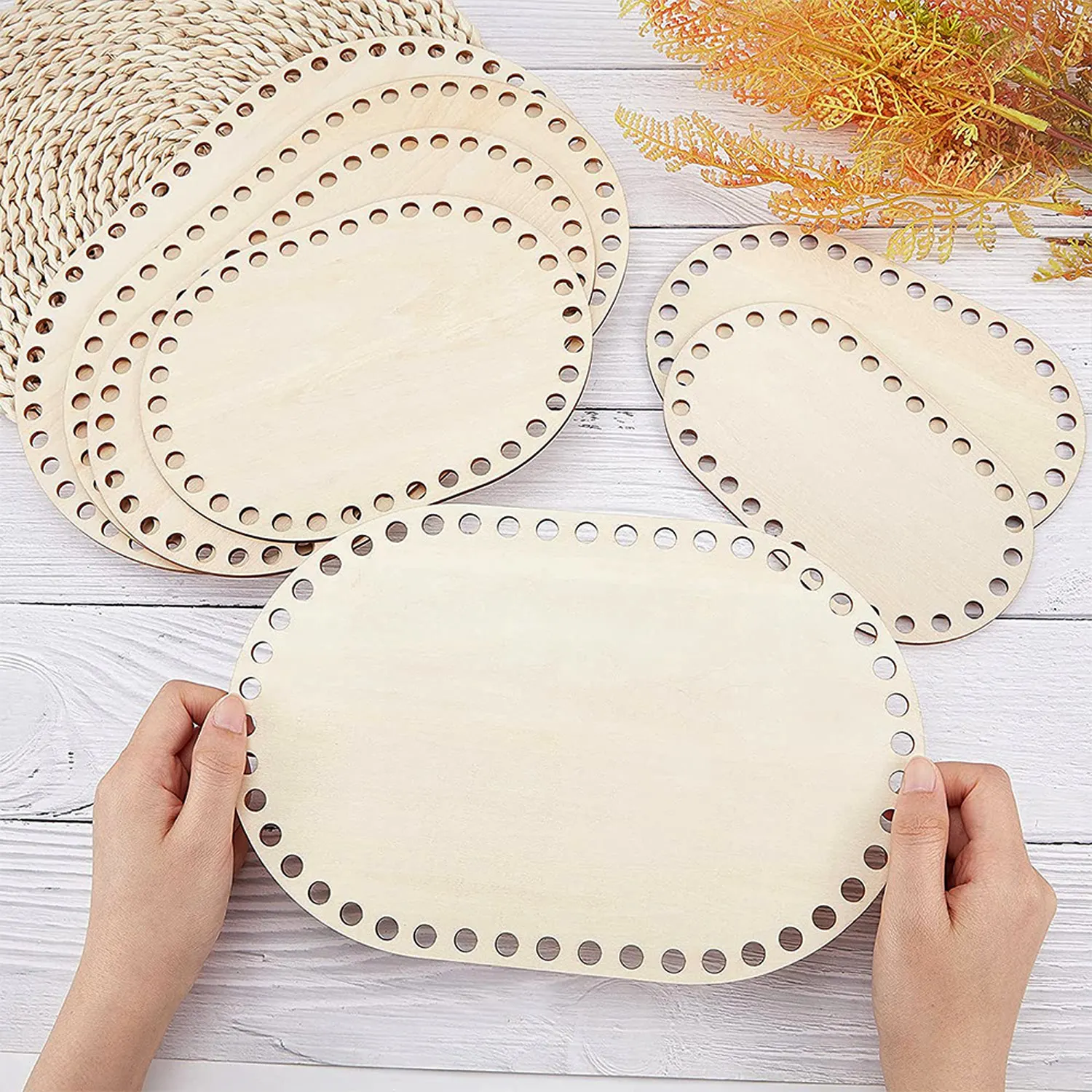 Unfinished Natural Wooden Circles Pieces with Holes for Craft Supplies Wood Slices for DIY basket Crafts knit Handicraft