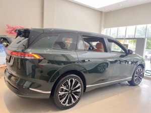Dongfeng eπ 008 2026 - SUV électrique pur ultra-spacieux 5 places - Autonomie CLTC de 610 km, charge rapide en 28,2 minutes, vitesse maximale de 180 km/h - Product Image 6