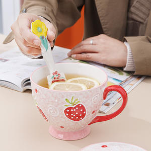 Mug à petit-déjeuner en céramique écologique, motif fruits en relief peint à la main, grande capacité 450 ml, design élégant, usage domestique - Product Image 5