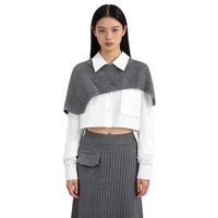 Ensemble trois pièces d'été pour femme grande taille : chemise ample éco-responsable, robe taille haute et jupe grise tissée