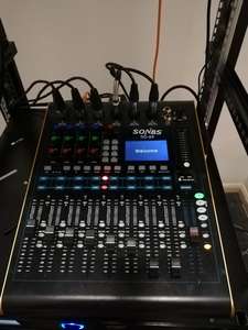 Mélangeur audio numérique professionnel MP3 Sound Craft k 8 canaux pour salle de conférence Report Hall - Product Image 2