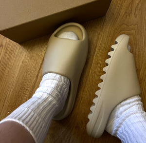 Best-Selling Comfortable Soft Thick Bottom Home <b>Slippers</b> New Design Solid Color EVA Slides Quick-Drying Non-Slip Waterproof - Product Image 5