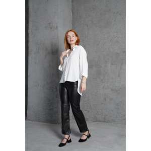 เสื้อเชิ้ตผู้หญิงสีขาว กระดุมหน้า ผ้าป๊อปลิน สไตล์มินิมอล ทรงเอ แบบไม่สมมาตร สำหรับใส่ทำงาน - Product Image 1