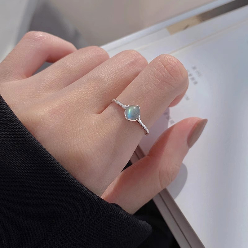 Moonstone ring - white gold