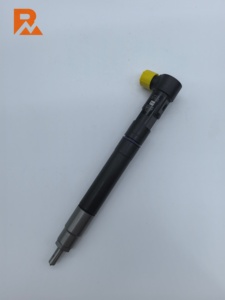Injecteur common rail EMBR00301D A6710170121 pour moteur 2.0d - Product Image 3