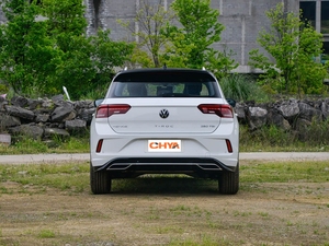 Tange <span class=keywords><strong>T</strong></span>-<span class=keywords><strong>ROC</strong></span> <span class=keywords><strong>2022</strong></span> R-<span class=keywords><strong>Line</strong></span> Pro Plus SUV 280TSI DSG Tracción Delantera Techo Panorámico Volante de Cuero Entrada sin Llave - Product Image 2