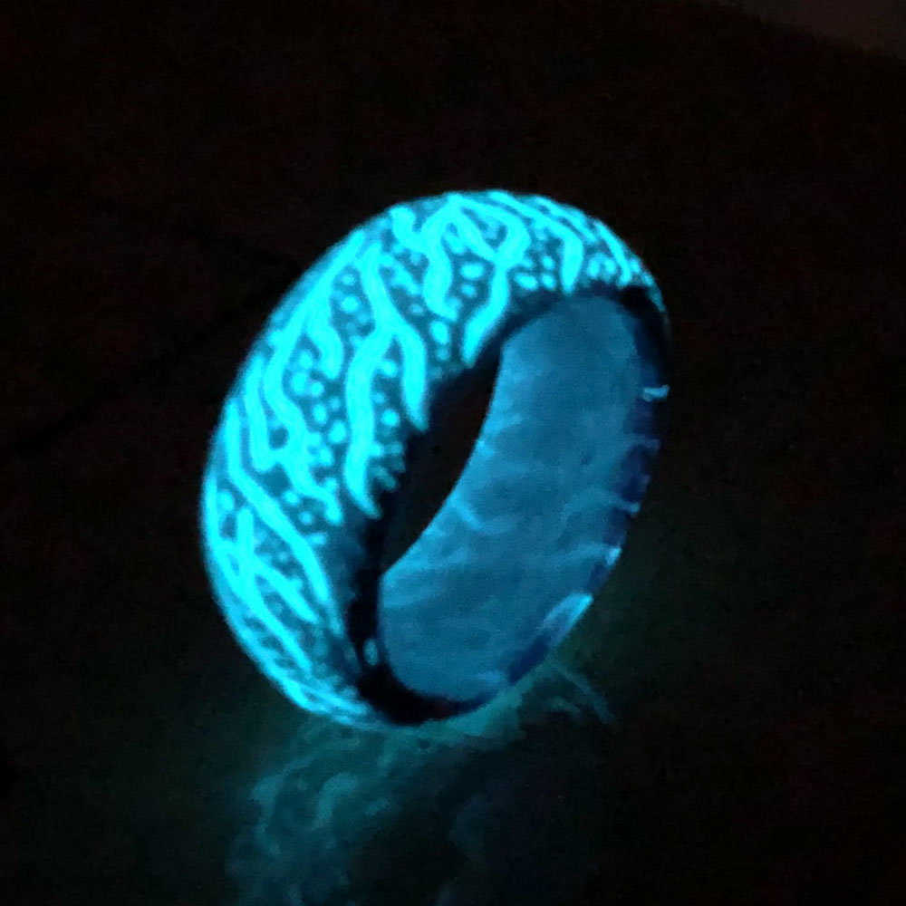 Einfaches Design Glow In The Dark Lila Harz Ring