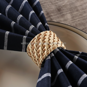 Platos Desechables al por Mayor, Ecológicos, Sostenibles, Tejidos Naturalmente con Jacinto de Agua, Mimbre y Ratán - Product Image 1