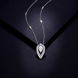Elegante Collar con Colgante de Moissanita en Forma de Gota de Agua Plateada, Accesorio de Joyería Elegante - Product Image 2