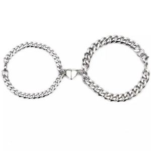 Bracelet magnétique en alliage en forme de cœur haut de gamme, polyvalent, en acier inoxydable, pour couples et enfants, vente en gros principalement - Product Image 5