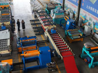 Ligne de production de tuiles de toiture émaillées couleur de haute qualité 828 mm avec empileur, moteur et pompe – Équipement de production complet