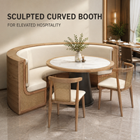 Banquette Courbe avec Structure en Rotin et Coussin Crème, Table Ronde en Marbre avec Piétement Anthracite, Chaises et Tables pour Restaurant et Café