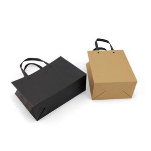 ถุงกระดาษช้อปปิ้งพิมพ์โลโก้ตามสั่ง สำหรับเสื้อผ้า ขนาด 32x11x25 ซม. แพ็คโปรโมชั่น - Product Image 4