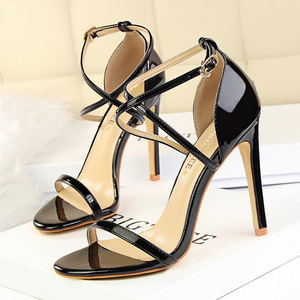Sandales d'été élégantes et sexy pour femmes, style français, à talon aiguille, avec bride cheville, en PU léger, semelle extérieure en caoutchouc, confortables - Product Image 4