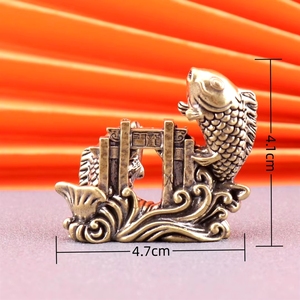 1 pièce Carpe en bronze sautant au-dessus du dragon, thème Épreuve impériale, Décoration rétro pour la maison, Artisanat <span class=keywords><strong>de</strong></span> bureau, figurine <span class=keywords><strong>de</strong></span> thé - Product Image 5