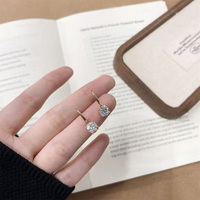 Orecchini Pendenti Classici a Quattro Punte in Oro Giallo 18K con Diamanti Coltivati in Laboratorio, Orecchini Raffinati alla Moda, Orecchini con Diamanti, Orecchini in Oro