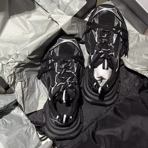 Zapatos de Caminar de Diseño de Lujo MQqueen 2025, Originales de Fábrica, con Suela Gruesa, Cierre de Cordones, Punta Cerrada, Entresuela de Malla y Antiolor - Product Image 4