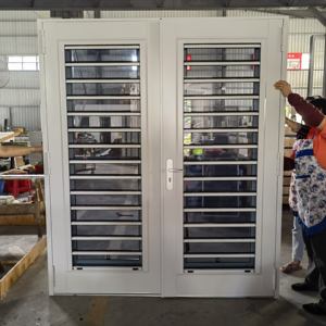 Volet persienne vertical amovible TOMA en alliage d'aluminium moderne avec panneau en verre, protection extérieure durable contre les moustiques - Product Image 2