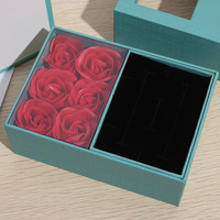 Boîte cadeau de bijoux en rose éternelle personnalisée pour la Saint-Valentin, gaufrage, revêtement UV, carton recyclé, comprend un sac