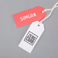Étiquettes volantes personnalisées avec logo imprimé et œillet métallique pour vêtements et emballages cadeaux