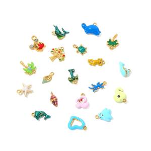 Sogno estivo fantasioso |   Ciondolo delicato in acciaio inossidabile placcato oro PVD 18K con smalto per la creazione di gioielli fai da te |   Ciondolo Ocean Tropical - Product Image 6