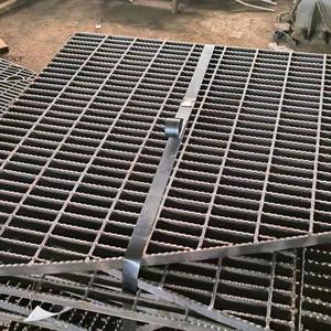 Grille en acier robuste finition noire pour fabrication DIY - Product Image 2
