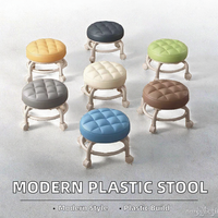 Tabouret à roulettes universel industriel en plastique pour usage domestique, idéal pour le salon ou comme repose-pieds