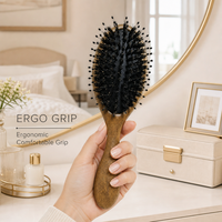 Brosse en bois de santal doré à poils de sanglier et picots en nylon - Masseur de cuir chevelu professionnel pour démêler et faire briller les cheveux - Cadeau de luxe