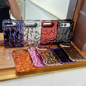 Funda de Teléfono de Lujo con Diseño 3D de Ondas de Agua, Electrochapada, Brillante, de PC Rígido, con Parte Trasera Irregular Arrugada para iPhone Duo Fold 18 - Product Image 1