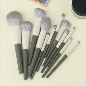 Nouvel ensemble de 12 pinceaux de maquillage portables de voyage en fibres synthétiques de haute qualité avec manche en plastique souple pour poudre libre, blush et contour - Product Image 3