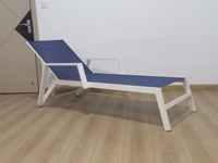 Chaise longue moderne pliable et portable à 4 positions avec structure métallique et tissu en toile pour l'extérieur